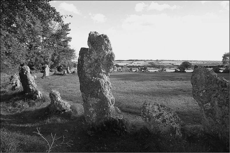 Иллюстрация к книге — Предания Синих камней [i_096.jpg]