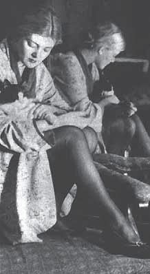 Иллюстрация к книге — "Свеча горела…" Годы с Борисом Пастернаком [i_023.jpg]