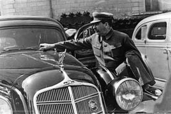 Иллюстрация к книге — Победоносец Сталин. Генералиссимус в Великой Отечественной войне [_022.jpg]