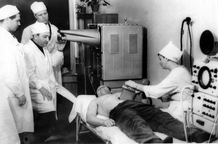 Иллюстрация к книге — Как прожить не меньше 100 лет. Советы легендарного отечественного врача [i_005.jpg]