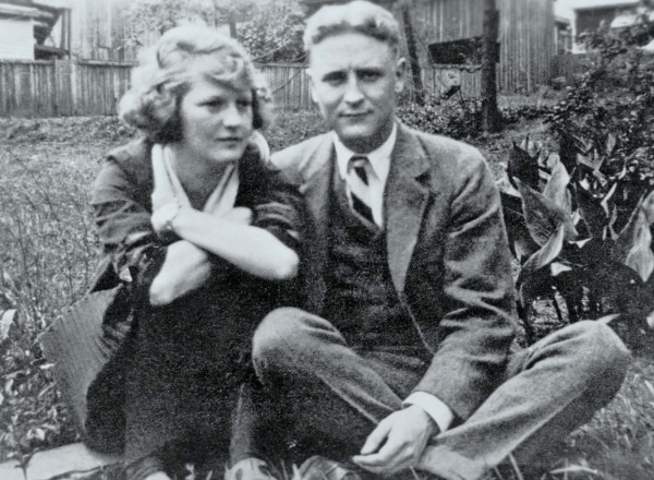 Иллюстрация к книге — Молодые и красивые. Мода двадцатых годов [i_003.jpg]