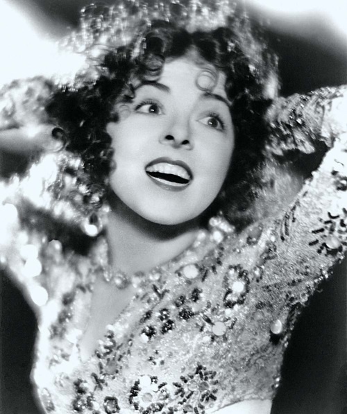 Иллюстрация к книге — Молодые и красивые. Мода двадцатых годов [i_010.jpg]