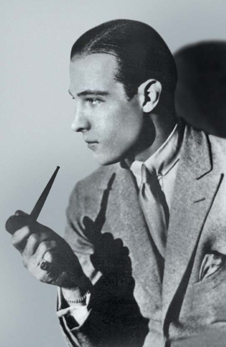 Иллюстрация к книге — Молодые и красивые. Мода двадцатых годов [i_027.jpg]