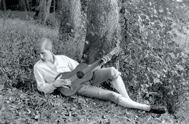 Иллюстрация к книге — Молодые и красивые. Мода двадцатых годов [i_029.jpg]