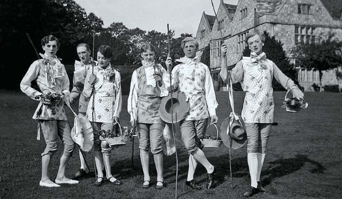 Иллюстрация к книге — Молодые и красивые. Мода двадцатых годов [i_030.jpg]