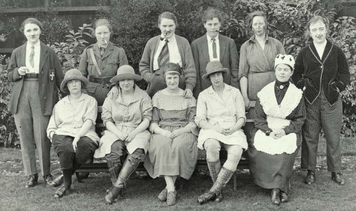 Иллюстрация к книге — Молодые и красивые. Мода двадцатых годов [i_047.jpg]