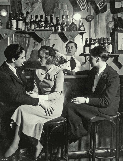 Иллюстрация к книге — Молодые и красивые. Мода двадцатых годов [i_070.jpg]