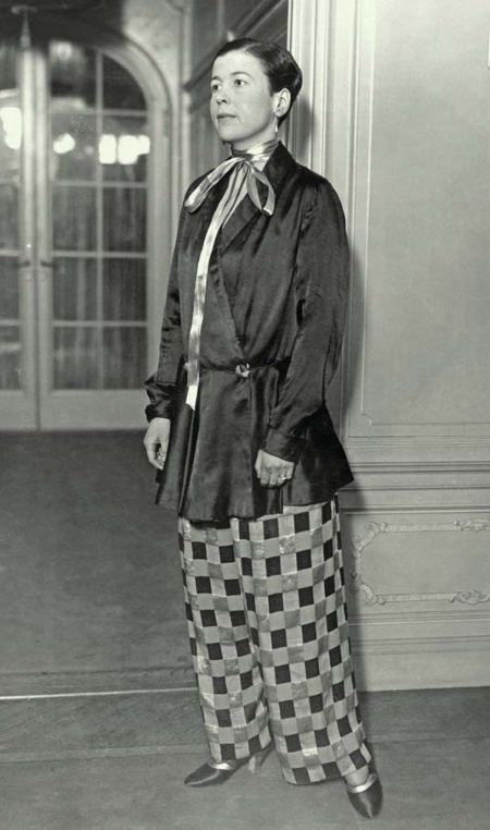 Иллюстрация к книге — Молодые и красивые. Мода двадцатых годов [i_098.jpg]