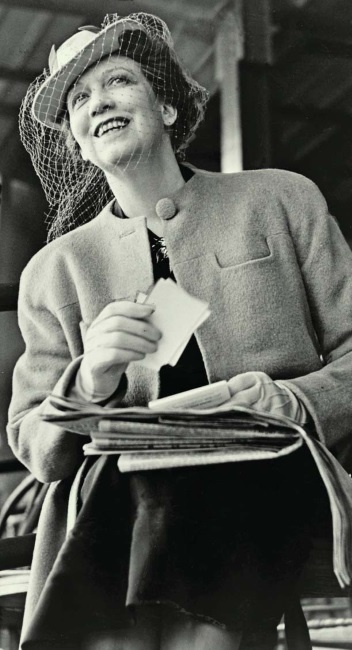 Иллюстрация к книге — Молодые и красивые. Мода двадцатых годов [i_139.jpg]