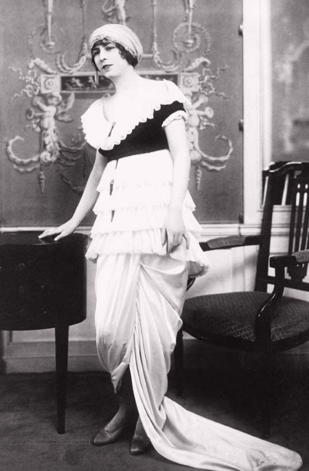 Иллюстрация к книге — Молодые и красивые. Мода двадцатых годов [i_173.jpg]