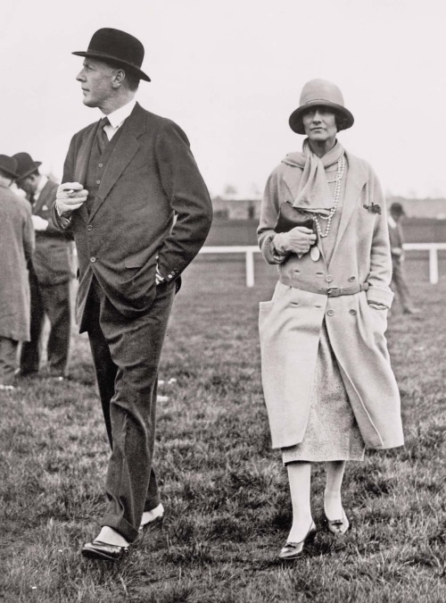 Иллюстрация к книге — Молодые и красивые. Мода двадцатых годов [i_205.jpg]