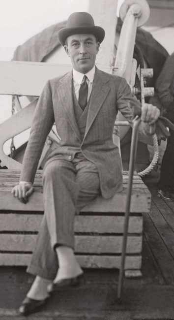 Иллюстрация к книге — Молодые и красивые. Мода двадцатых годов [i_223.jpg]