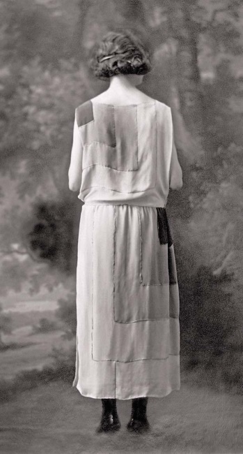 Иллюстрация к книге — Молодые и красивые. Мода двадцатых годов [i_256.jpg]