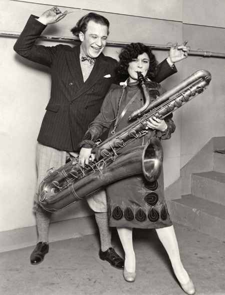 Иллюстрация к книге — Молодые и красивые. Мода двадцатых годов [i_268.jpg]