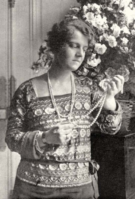 Иллюстрация к книге — Молодые и красивые. Мода двадцатых годов [i_364.jpg]