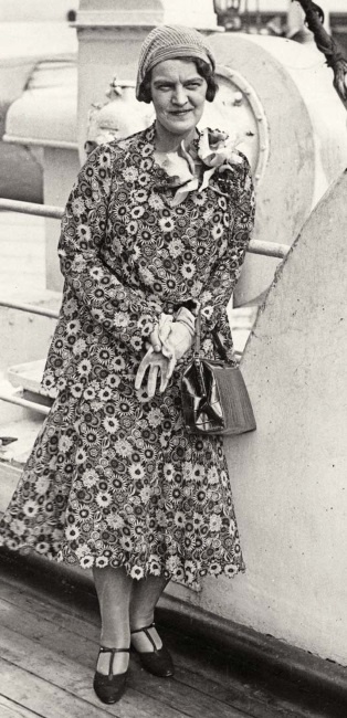 Иллюстрация к книге — Молодые и красивые. Мода двадцатых годов [i_367.jpg]