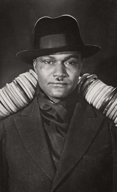 Иллюстрация к книге — Молодые и красивые. Мода двадцатых годов [i_393.jpg]