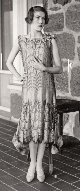 Иллюстрация к книге — Молодые и красивые. Мода двадцатых годов [i_398.jpg]