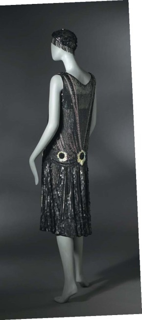 Иллюстрация к книге — Молодые и красивые. Мода двадцатых годов [i_399.jpg]