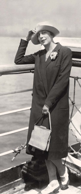 Иллюстрация к книге — Молодые и красивые. Мода двадцатых годов [i_415.jpg]