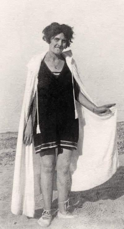 Иллюстрация к книге — Молодые и красивые. Мода двадцатых годов [i_463.jpg]