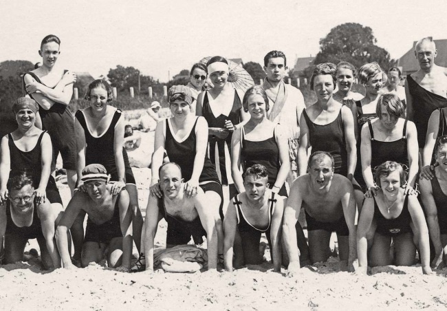 Иллюстрация к книге — Молодые и красивые. Мода двадцатых годов [i_466.jpg]