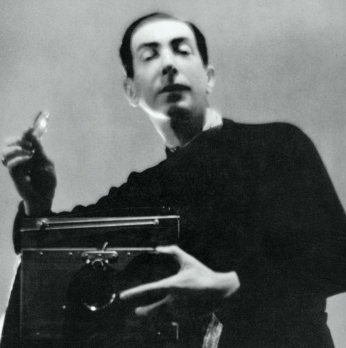 Иллюстрация к книге — Молодые и красивые. Мода двадцатых годов [i_507.jpg]