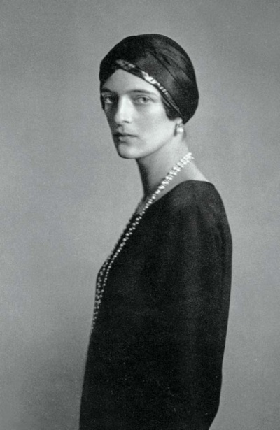 Иллюстрация к книге — Молодые и красивые. Мода двадцатых годов [i_519.jpg]