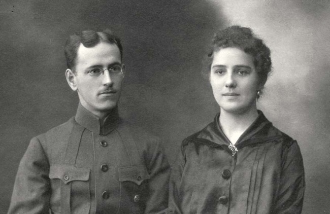 Иллюстрация к книге — Молодые и красивые. Мода двадцатых годов [i_544.jpg]