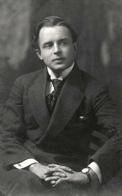 Иллюстрация к книге — Молодые и красивые. Мода двадцатых годов [i_552.jpg]