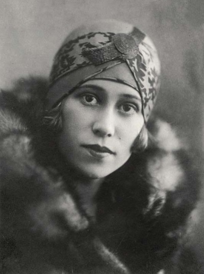 Иллюстрация к книге — Молодые и красивые. Мода двадцатых годов [i_569.jpg]