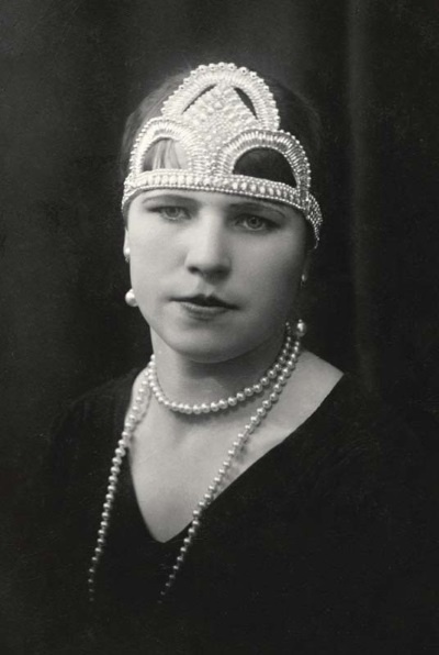 Иллюстрация к книге — Молодые и красивые. Мода двадцатых годов [i_570.jpg]