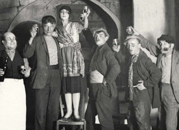 Иллюстрация к книге — Молодые и красивые. Мода двадцатых годов [i_613.jpg]