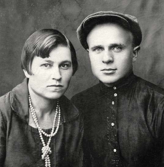 Иллюстрация к книге — Молодые и красивые. Мода двадцатых годов [i_625.jpg]