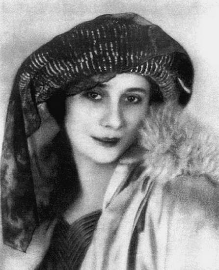 Иллюстрация к книге — 100 великих мастеров балета [i_061.jpg]