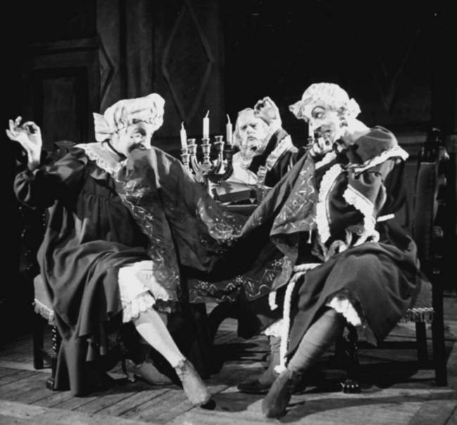 Иллюстрация к книге — 100 великих мастеров балета [i_081.jpg]