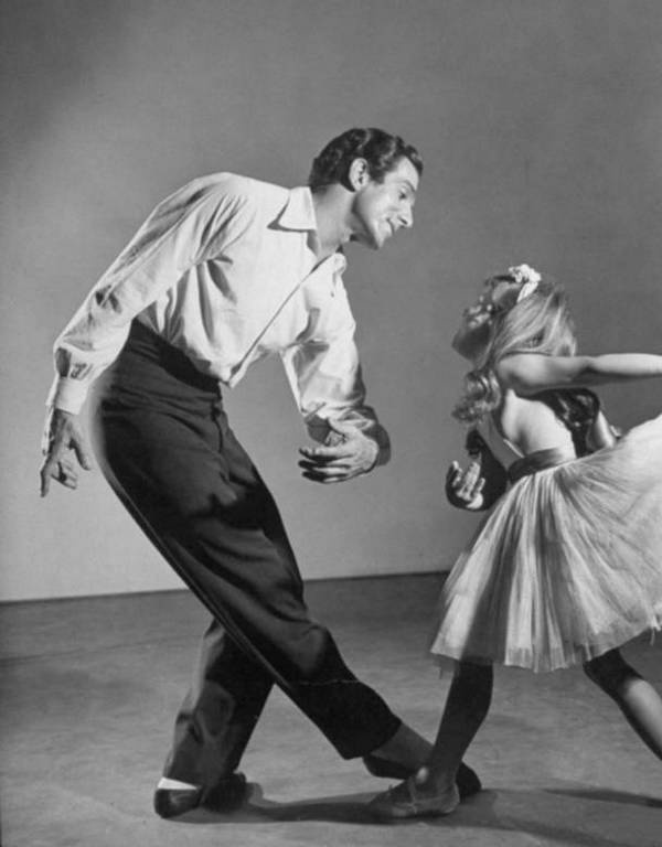 Иллюстрация к книге — 100 великих мастеров балета [i_085.jpg]