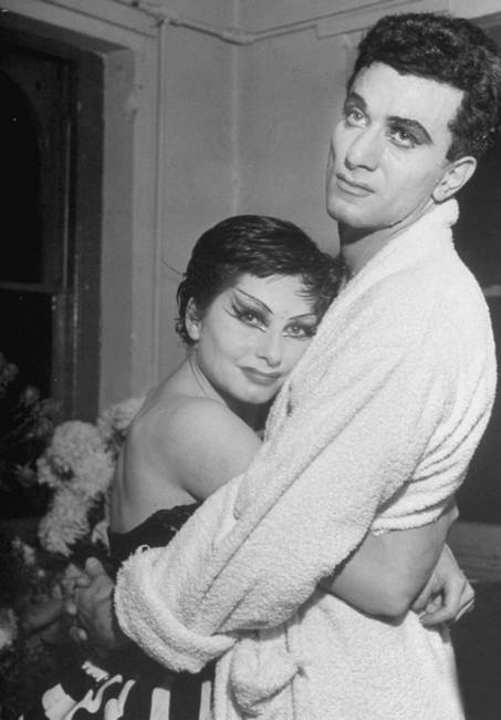 Иллюстрация к книге — 100 великих мастеров балета [i_089.jpg]