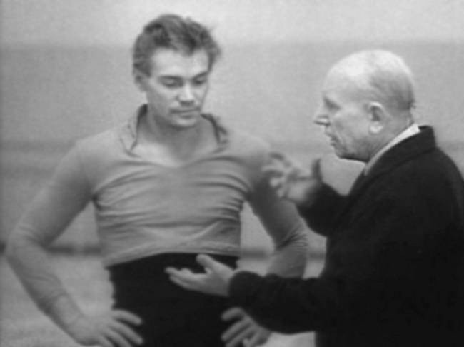 Иллюстрация к книге — 100 великих мастеров балета [i_090.jpg]