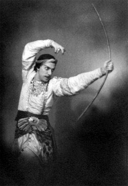 Иллюстрация к книге — 100 великих мастеров балета [i_102.jpg]