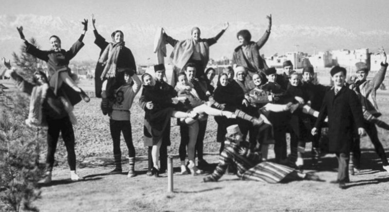 Иллюстрация к книге — 100 великих мастеров балета [i_118.jpg]