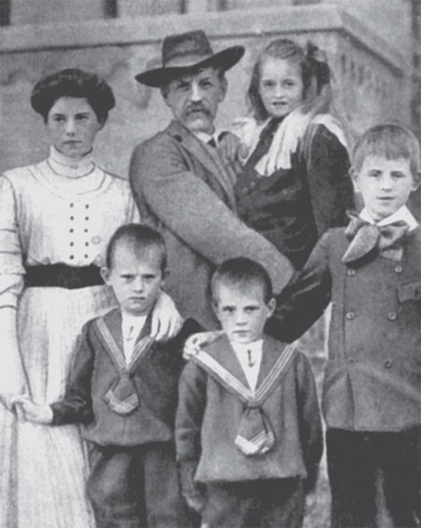 Иллюстрация к книге — 100 великих супружеских пар [_34.jpg]