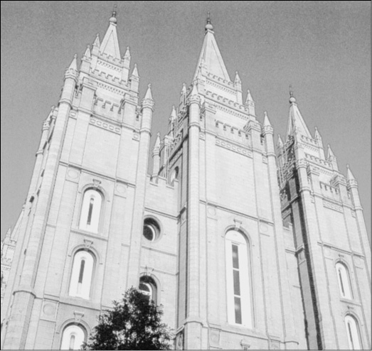 Иллюстрация к книге — 100 великих чудес света [i_083.jpg]