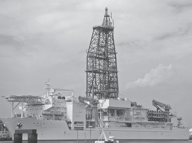 Иллюстрация к книге — 100 великих загадок истории флота [i_068.jpg]