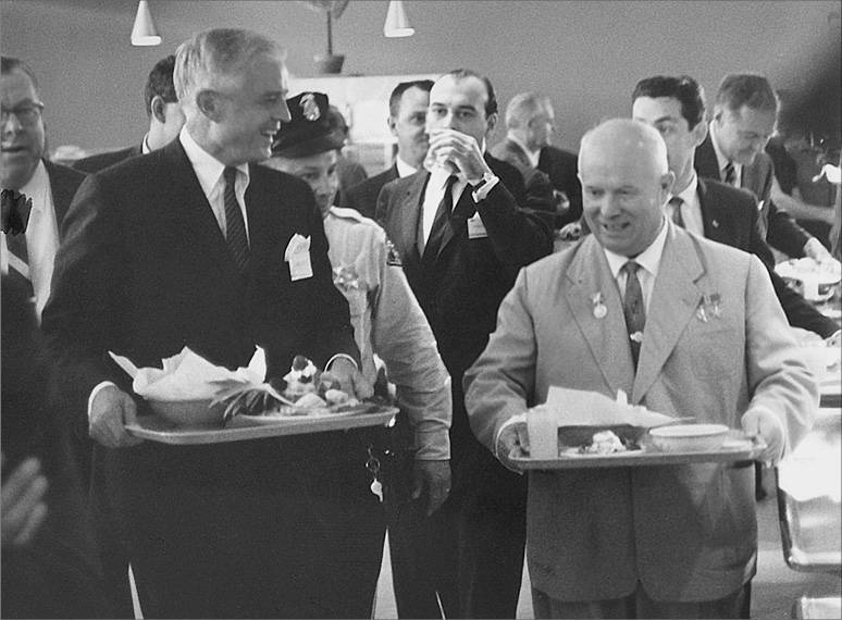 Иллюстрация к книге — Н. С. Хрущев. Воспоминания. Время. Люди. Власть. В 2 книгах. Книга 2 [i_007.jpg]