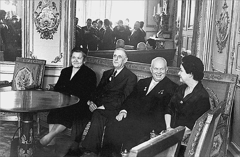 Иллюстрация к книге — Н. С. Хрущев. Воспоминания. Время. Люди. Власть. В 2 книгах. Книга 2 [i_011.jpg]