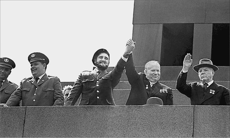 Иллюстрация к книге — Н. С. Хрущев. Воспоминания. Время. Люди. Власть. В 2 книгах. Книга 2 [i_028.jpg]