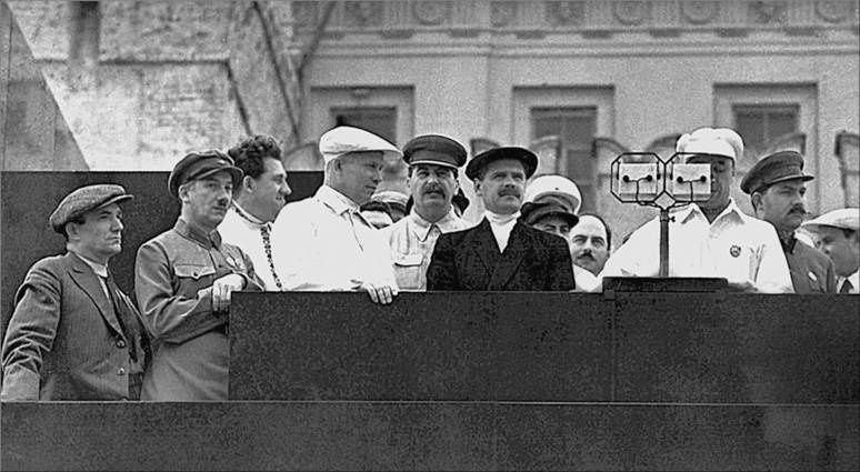 Иллюстрация к книге — Воспоминания. Время. Люди. Власть. В 2 книгах. Книга 1 [i_006.jpg]