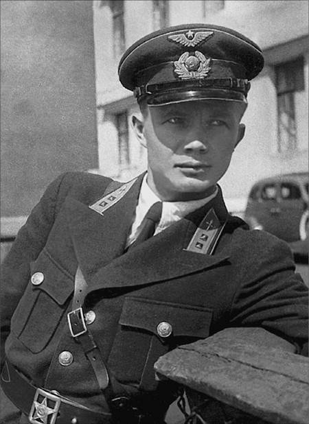 Иллюстрация к книге — Воспоминания. Время. Люди. Власть. В 2 книгах. Книга 1 [i_008.jpg]