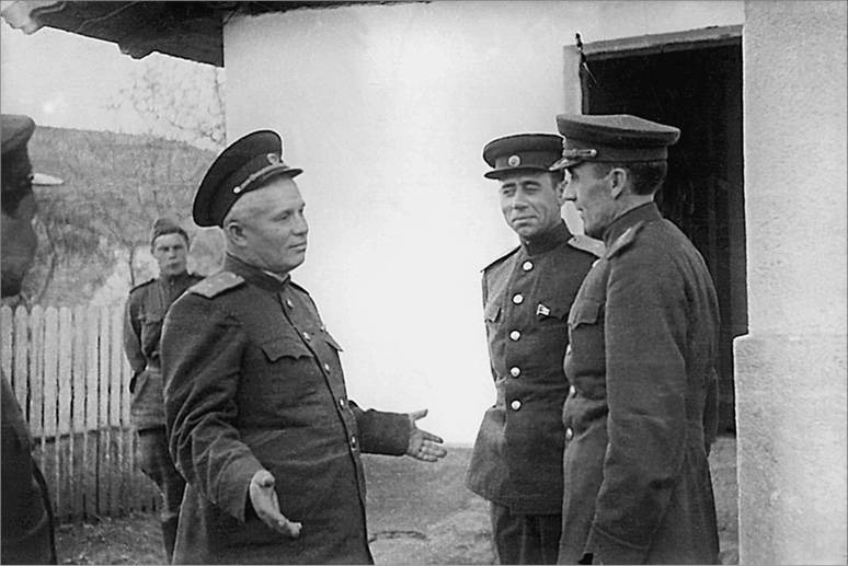 Иллюстрация к книге — Воспоминания. Время. Люди. Власть. В 2 книгах. Книга 1 [i_010.jpg]